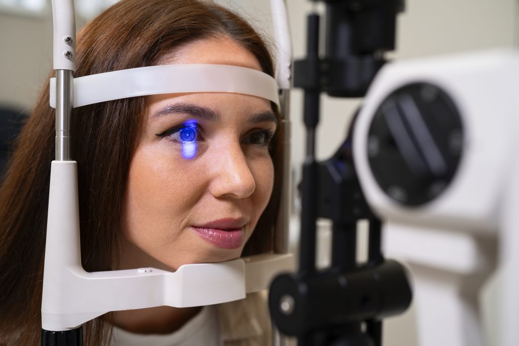 An Insight Into PRK Corrective Eye Surgery 